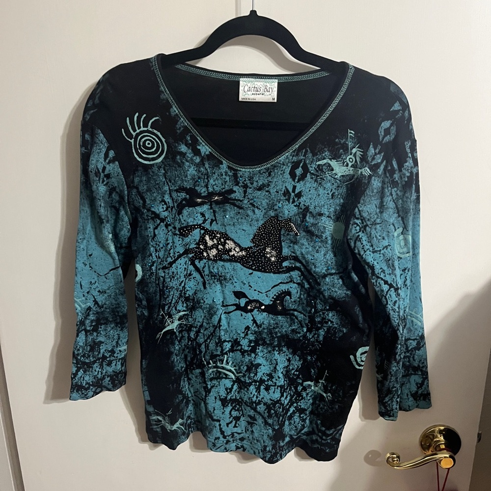 💜 Medium Teal and Black Horse Print V-Neck Long Sleeve Top - Picture 8 of 10